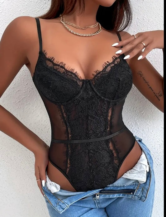 Body S con encajes negro y blanco